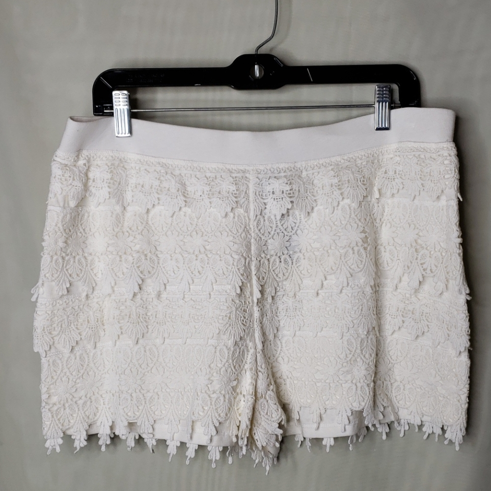 🔥NWT🔥 Women's lace overlay shorts